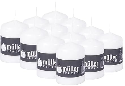 Müller Stumpenkerzen - Set mit 12 Säulenkerzen - Weiß - 57 x 81 mm - Brenndauer: 15 Stunden - Tropffrei Wachskerzen, Ohne Duft - RAL