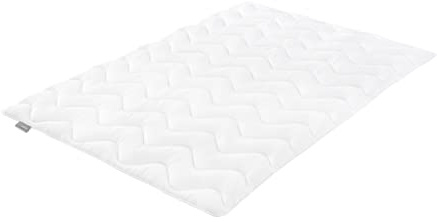 Traumnacht Ganzjahresdecke 155x220 cm, antiallergische Steppdecke, Bettdecke fürs ganze Jahr mit kuschelig weichem Microfaserbezug, Öko Tex zertifiziert, produziert nach deutschem Qualitätsstandard