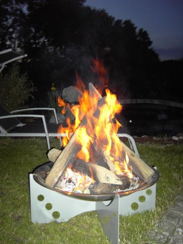 Feuerschale aus Edelstahl ØxH: 700x300 mm, Design 1: rund, für Garten oder Terrase (Marke: Szagato) Made in Germany (Grillschale, Feuerkorb, Design-Feuerschale Edelsathl, Kaminschale)
