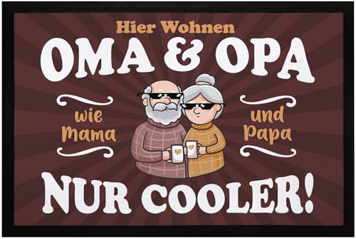 MoonWorks® Fußmatte Geschenk Hier wohnen Oma und Opa Großeltern lustige Geschenkidee Weihnachten rutschfest & waschbar schwarz-1 60x40cm