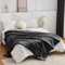 Luofanfei Kuscheldecke Wohndecke 150x200 Schwarz Satin Glänzend Decke kühlend Satindecke Bettüberwurf Glanzsatin Couchdecke Tagesdecke Sofadecke Blanket Für Sofa Überwurf Bett Schlafzimmer Büro