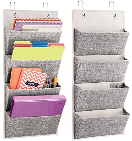 mDesign Lot de 2 organiseurs suspendus texturés - Organisateurs en fibre synthétique respirante avec quatre poches - Armoire en tissu à suspendre au-dessus de la porte ou à fixer au mur - Noir