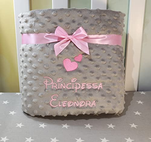 Generisch ★ Babydecke mit Namen und Motiv Bestickt ★ 75x100 cm ★ Baumwolle ★ Füllung ★personalisiert (Grau - Herzen 3, 75 x 100 cm)