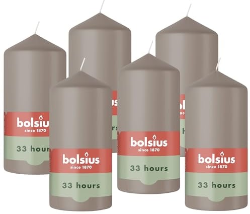 Bolsius - Stumpenkerze - Taupe - 12cm - Brenndauer 33 Stunden - mit natürlichen Extrakten - Natürliches Pflanzenwachs - Ohne Palmöl