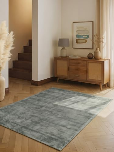 vikosa Viskose Teppich Noemi - Flauschiger Wohnzimmerteppich, Handmacht & Weich, Einfarbiges Design Handgewebt, dezenter Glanz, Kurzflor für Wohnzimmer, Schlafzimmer, Flur - Hellblau, 120x180 cm