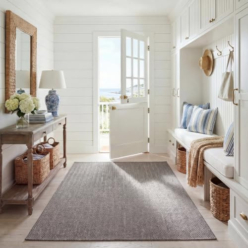 SAFAVIEH Outdoor Accent Rug 4'x5'7 - Courtyard Collection - Coastal Design, Black & Beige, Durable & Easy Cleaning, Ideal for Patio, Entryway, Mudroom, Backyard (CY8022-36621)