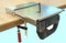 Table de scie sauteuse et guide de lame de scie pour des coupes de scie lisses et droites