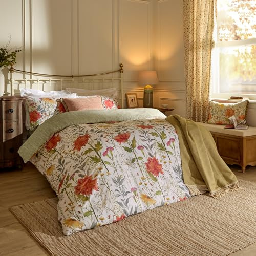 Voyage Maison Delamere Duvet Cover Set – 100% Tumbled Cotton Reversible British Countryside Wildflowers Design (Multicolour - King)