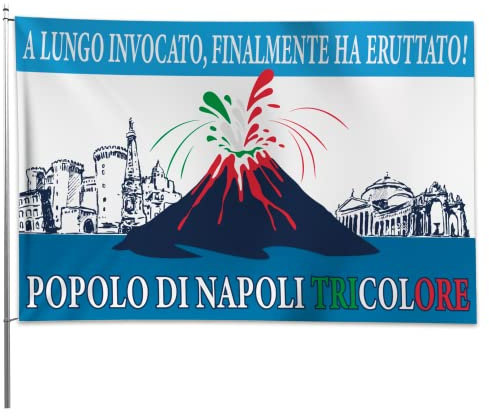 Bandiera 4° Scudetto Popolo di Napoli - Bandiera Vesuvio Erutta 90x150 cm - Gadget 4° Tricolore - Regalo Tifoso Calcio, Senza Asta