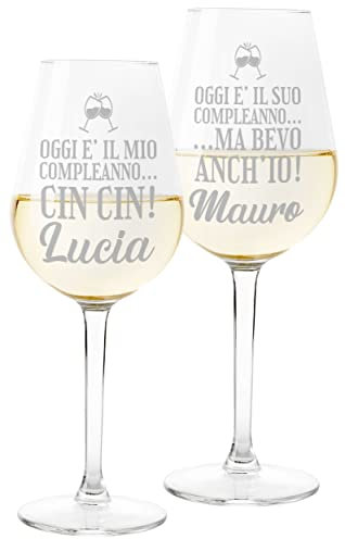 Colorfamily Paire de Verres à Vin Personnalisés - Set de 2 Verres Son Anniversaire Mais Je Bois Aussi Personnalisables avec Nom - Mariage, Fiançailles - Verre en Verre de 500 ml