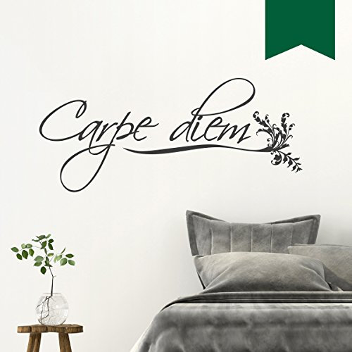 WANDKINGS Wandtattoo - Carpe Diem - 50 x 22 cm - Dunkelgrün - Wähle aus 5 Größen & 35 Farben