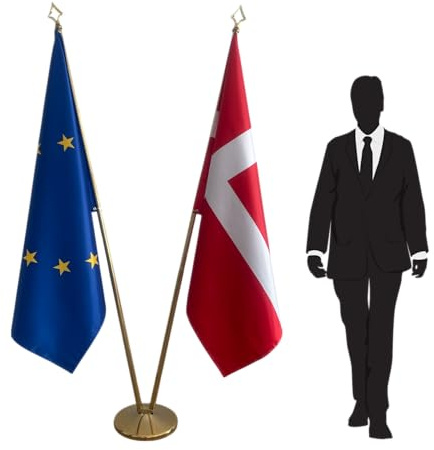 Drapeaux Danemark + Union Européenne sur pied avec hampes – ensemble de prestige pour symboliser l’unité, la coopération et l’élégance dans les espaces professionnels et cérémoniels. Code CN8-EU-DK-L