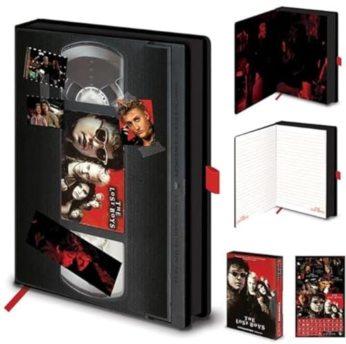 Pyramid International The Lost Boys 39831740BD - Taccuino con copertina in stile VHS, in confezione regalo