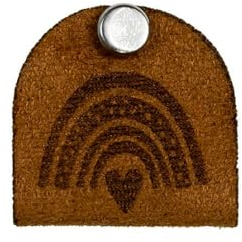 Die Stofftante - Label | Wildlederimitat | Regenbogen mit Kamelbraun, 3,5x3,5cm, 1 stück