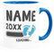 Moonworks® Tasse Mama Papa Tante Onkel Oma Opa loading Schwangerschaft anpassbar Jahreszahl Name Text-Zeile blau Keramik-Tasse