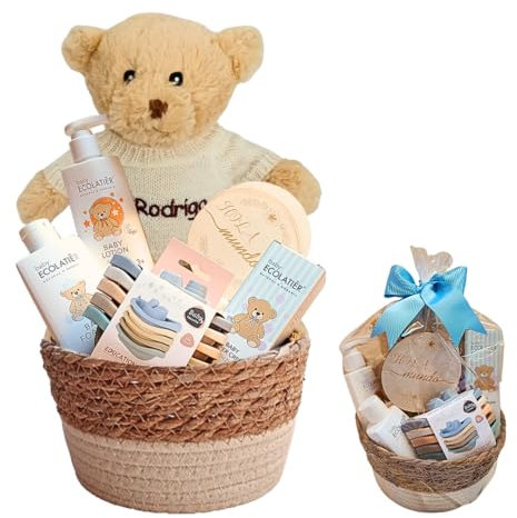 Balú - Cesta Regalo Bebé Recién Nacido con Oso Peluche Personalizado con Nombre, Productos de Baño Ecolatier, Placas Cumplemés y Barquitos para Baño. Cestas para Bebés Originales (CESTA TERNURA TOTAL)
