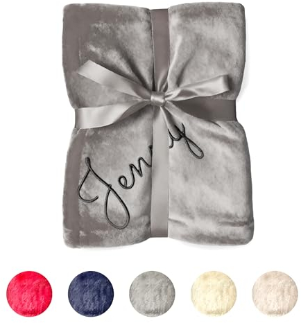 my STITCHERY Decke mit Namen oder Wunschtext Bestickt - Personalisierte Kuscheldecke aus weichem Polyester Microfleece als außergewöhnliche Geschenkidee (Grau, 200 x 150 cm)