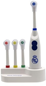 CyP Brands- Real Madrid- Cepillo de dientes, Aseo, Higiene bucal, Cepillo vibratorio, Funciona con pilas, Color blanco, Producto Oficial