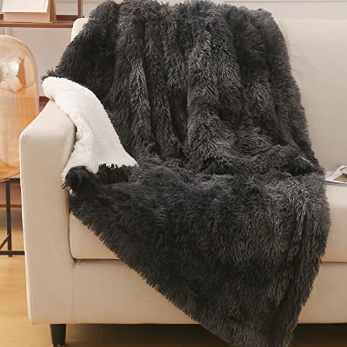 EMME Faux Kuscheldecke Flauschig, Felldecke, Pelz Wolldecke, Wohndecke, Super Weich, Plüschig, Dicke, Lange Haare Shaggy Decke, Warme Gemütliche für Sofa und Bett (Tie Dye Dunkelgrau, 130 x 150 cm)