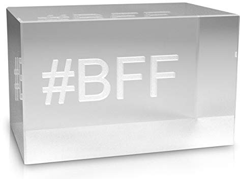 VIP-LASER 3D Glas Kristall mit Hashtag #BFF für Best Friends forever graviert - das perfekte Geschenk für wahre Freunde und Freundschaften!