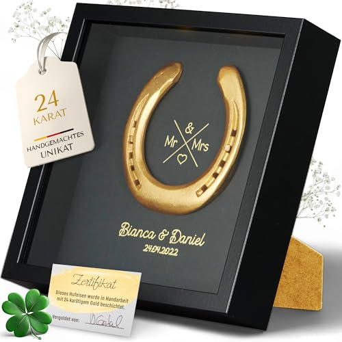 Hochzeitsgeschenk | Hufeisen im Bilderrahmen | Glückshufeisen mit Personalisierung | Personalisiertes Geschenk zur Hochzeit | Persönliches Geschenk Brautpaar | Geschenk Namen (Vergoldet / Schwarz)