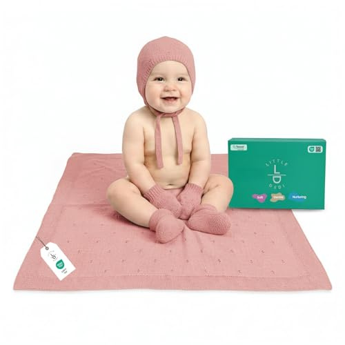 Little Dedi Samtweiche 6' teiliger Geschenkset für Neugeborene Babys – Pink, Enthält: 1 x Strickdecke mit Pointelle-Muster 80x100 cm, 1 x Baby-Mütze, 1 Paar Handschuhe & 1 Paar Booties – Oeko-TEX 100