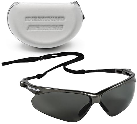 KLEENGUARD™ V30 Nemesis™ Polarisierte Schutzbrille (56568), rauchgraue Gläser, Gunmetal Rahmen, Tragetasche, Uni-Sonnenbrille für Damen und Herren