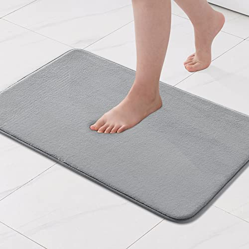 MIULEE Einfarbige Badematte Memoryschaum Badteppich Badezimmerteppich Duschvorleger Teppich Badvorleger Duschmatte Deko Fussmatte rutschfeste Matte für Badezimmer Wohnzimmer 60x90 cm Hellgrau