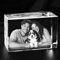 contento Glasfoto in 3D graviert | Dein Foto in einem Kristall-Block | bis 6 Personen/Tiere | Größe: Glasblock, XL Querformat (130x90x75mm) | Hochzeit, Valentinstag, Geburtstag, Glasbild
