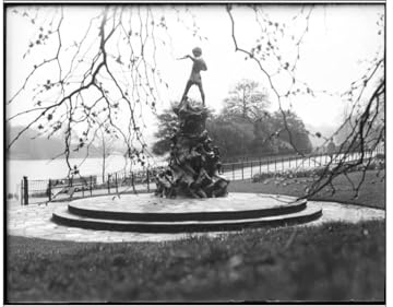 Media Storehouse Peter Pan Statue Print - Kensington Gardens 1912 - Print 10x8 (25x20cm) (590634)
