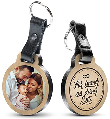 Premium Schlüsselanhänger mit Foto aus Eichenholz und dunklem Echtleder - personalisierte Geschenkidee zu für Muttertag- Gravur „Für immer an deiner Seite“