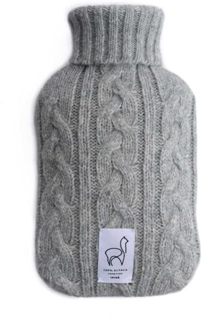 Luxuriöse Wärmflasche mit Alpaka Bezug – 100% Baby Alpaka Wolle – 1,8L TÜV Rheinland-geprüft – Weicher & Wärmespeichernder Bezug – Perfekt für gemütliche Wärme (Hellgrau)