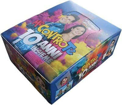 PRESTIGE & DELUXE Box pacco 40 bustine da 5 figurine Me Contro Te 10 anni insieme 2025 + portachiave pailettes e penna multicolore