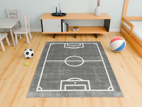 AKCILA Lima rechteckig Grau Kids Carpet Feld, Fußball 140x190 cm, Kinderzimmer, Kurzflor Teppiche Jungen, Spielteppich Kinder Babyzimmer Tepich, Teppich Schlafzimmer,Teppiche Gegend, Wohnzimmerteppich