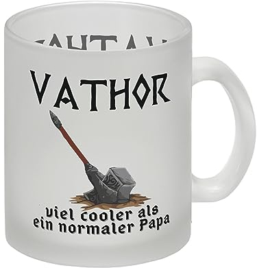VATHOR Superheld Glas Tasse mit Hammer und Spruch Viel cooler als ein normaler Papa eine coole Tasse zum Vatertag Opa Kaffeetasse dekorativ Wikinger Vikings