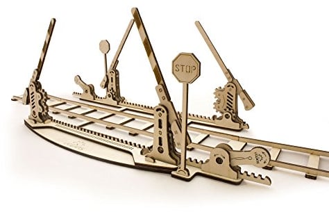 Ugears Bahnübergang + 4m-Schienen