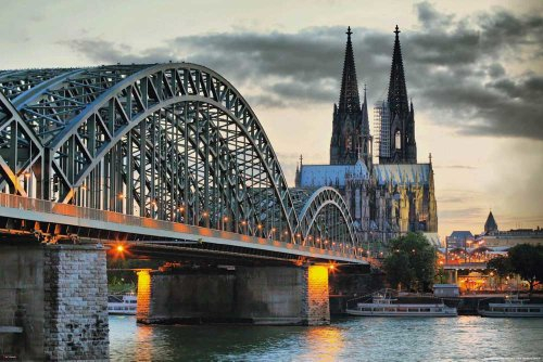 Empire 385505 Köln - Kölner Dom - Tag Poster - 61 x 91.5 cm