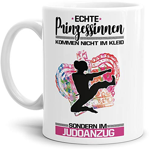 Sport-Tasse Diese Prinzessin trägt einen Judoanzug Mug/Cup/Geschenk-Idee/Witzig/mit Spruch/Weiss