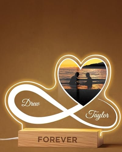 Panorama Lámpara Personalizada - Corazón e Infinito - 22x15 cm - Iluminación LED Nocturna ideal para la Mesita Noche - Regalos Originales para Hombre, Mujer, Parejas en San Valentín o Aniversario.