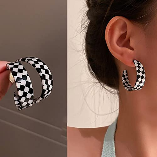 TseenYi Boho Acryl Karierten Ohrringe Schwarz Weiß Karierten Reif Ohrringe Vintage C Acryl Ohrringe Schwarz Weiß Karierten Ohrringe Schmuck Für Frauen Und Mädchen Geschenke