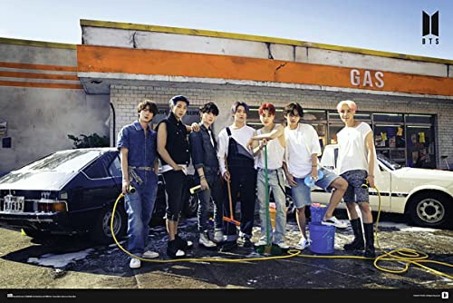 Close Up BTS Poster Gas Station (91,5cm x 61cm)
