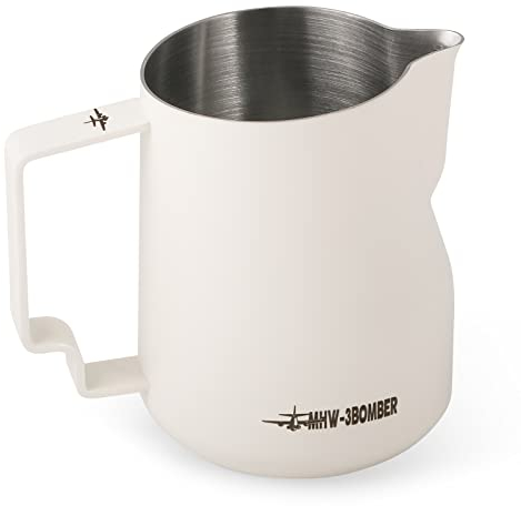 MHW-3BOMBER 450ml(15oz) Milchkännchen Milchkanne Profi, 15oz Milchkännchen Edelstahl für Espresso, Cappuccino dampfend schäumend mit Hawksbill-Mündung Design, Barista zubehör Weiß Modell: P6006W