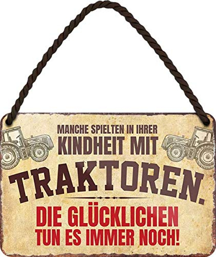 WOGEKA ART Blechschild - Manche spielten in ihrer Kindheit mit Traktoren - witziger Spruch als Geschenk-Idee Geburtstag Weihnachten Deko 18x12 cm Vintage-Design Hänge-Schild HS429