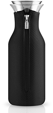 EVA SOLO Tropfrei Kühlschrankkaraffe mit 3D Meshanzug Black 1.0 l