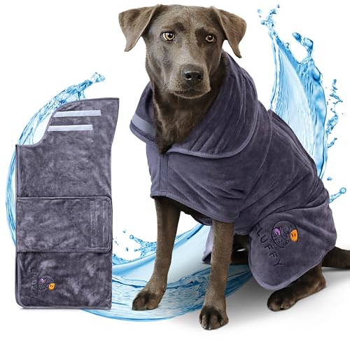 CLUFFY Premium Hundebademantel [Extrem saugfähig] Hundebekleidung & Zubehör aus softem Material. Version mit verbessertem Klettverschluss - Bademantel Hund perfekt für den Sommer (L)