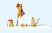 Preiser 28159 H0 Frau an der Badewanne