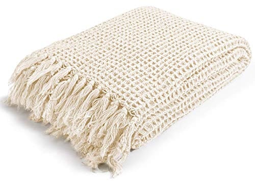 mokebo® Decke 'Die Hyggelige' mit Waffelpique im Stonewashed Look, Strickdecke, Tagesdecke & Kuscheldecke | Decke in 130/170(B/H in cm)