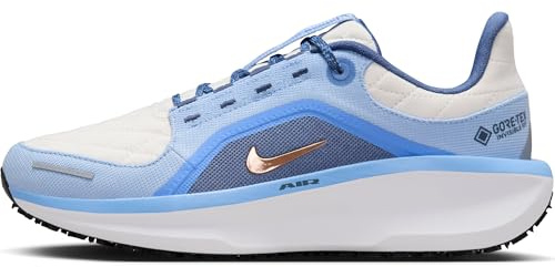 Nike Winflo 11 Gore-TEX Wasserdichter Damen Straßenlaufschuh, Phantom/MTLC Red Bronze-Football Grey, 38.5 EU
