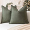 Sungeek 2er Set Ramie Kissenbezüge, Dekorativ Bauernhaus Zierkissenbezüge Boho-Akzent Kissenbezug Dekokissen Couchkissen Deko Bezug Kissenhülle für Sofa Schlafzimmer Wohnzimmer (Olivgrün, 50x50 cm)