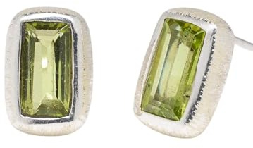 Peridot Silber Ohrstecker im Baguette Schliff. 9mm